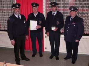 v.l.n.r. Wehrführer Josef Berens Etten, Reinhard Schüller, Gottfried Schröder, stellv. Wehrführer Dieter Reichertz