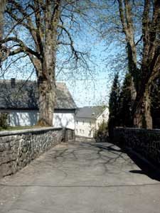 Aufgang zur Kirche
